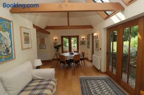 Idyllic 15th century farmhouse with hot tub - Image 5
