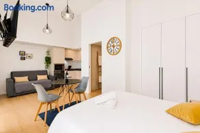 Jirafa - Entire Apt - Near Beach and Stadium by Río Turia Apartments - Image 2
