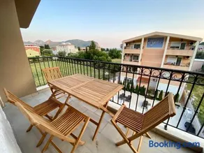 Villa Dolphin Apartments - Image 1