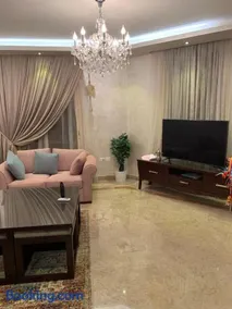 Luxury Modern Apartment - Image 5