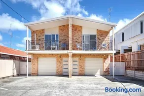 Popular Central Coastal Apartment - Image 5