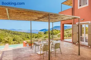 Villa avec barbecue, terrasse et piscine privée - Image 2