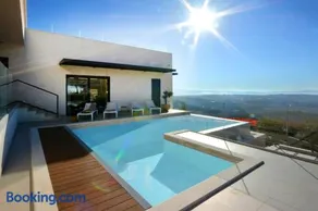 Moderna villa "Split na dlanu" s grijanim bazenom - Image 1