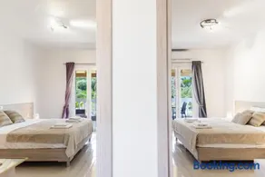 Senillosa Apartments - Image 2