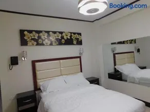 Sunshine Hotel - Image 2