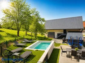 House Veles - Image 1