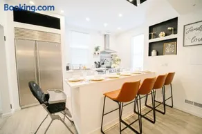 Modern 5BR DC Home Free Parking Steps from Metro Family-Friendly - Image 4