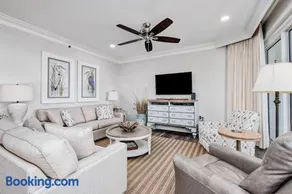 Oceanview Condo with Pools and Hot Tub - Image 3