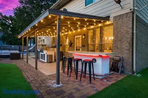 Luxury vacation house that has it all & close to everything - Image 3