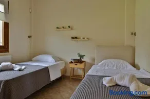 OlympPlace Olive House-Ground floor - Image 2