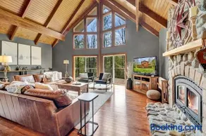 Secluded 3BR Home Fire Pit Covered Deck - Image 1