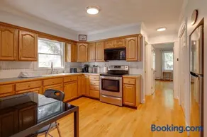 7 Mi to Downtown Providence: Quiet Apt in Seekonk - Image 3