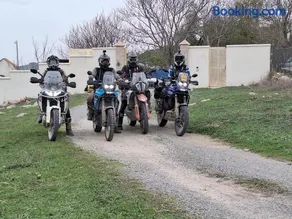 2 Wheels Granada Motocamp - Image 3