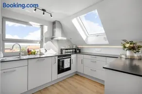 70 qm Design-Wohnung - 1,5 Bäder, Klimaanlage und Ausblick - Image 3