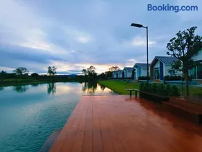 Hug Home Resort Wichianburi ฮักโฮม รีสอร์ท วิเชียรบุรี - Image 1
