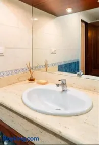 Acogedora Habitacion en apartamento compartido amplio y céntrico - Image 2