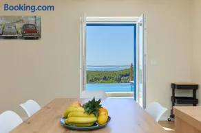 Villa Korta - Spacious House with Pool - Image 3