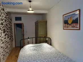 La Maison-frite, pour un séjour insolite à Foix ! - Image 3