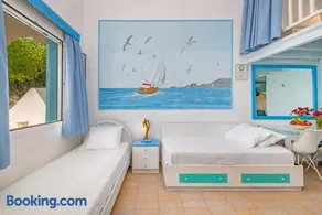 Haraki Mare Studios Beach Front Apartments - Image 2