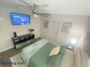 BonVoyage-Sleep&Sail Overnight Stays-Sleeps 6-8 - Image 2