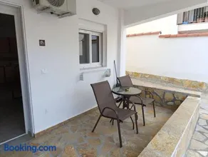 Dimos Luxury Apartments Loutra Oreas Elenis - Image 4
