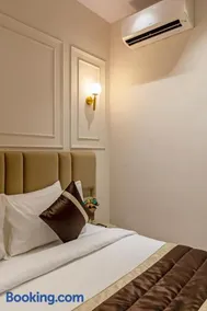 Hotel The Emporio A Elite Near Shaheed Sthal Metro Station - Image 3