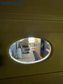 Sjarmerende hytte omgitt av vakker natur - Image 2