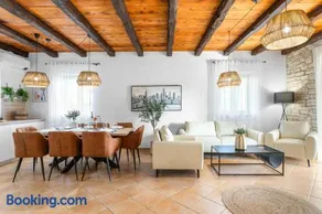 Villa Serenita with heated pool - Image 4