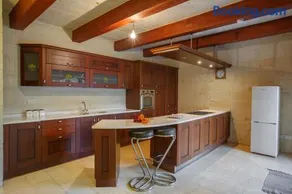 5 Bedroom Farmhouse with Private Pool & Views - Image 2