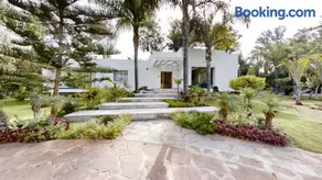 Villa F- Luxury 4 suites on a 5000sqm in the heart of Ambassadeurs - Image 2