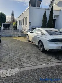 Zwei schicke Apartments mit Parkplatz - Image 3