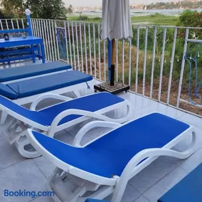 Blue Nile House - Image 2