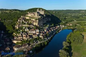 OREE DU CHATEAU : maison de charme avec piscine chauffée dans Beynac - Image 2