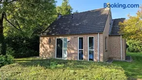 Gezellig 6pers Familiehuis grote tuin met BBQ aan meer Gelderland - Image 1