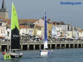 Maison de pêcheur typique à 400m du quai, proche plage, animaux bienvenus, WiFi en option - Image 1