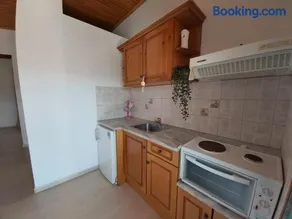 Theo Apartments - Image 3