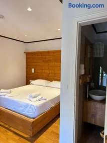 Mari's Guesthouse - Image 2