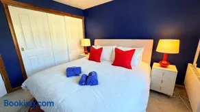 Super-King Room Tobermory with shared bathroom - Image 3