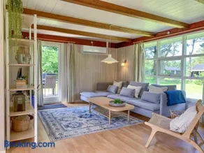 Ferienhaus-mit-Kamin-und-Terrasse-in-schoener-Naturlage - Image 4