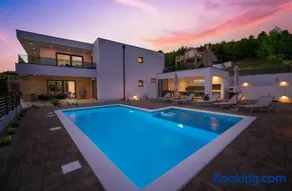 Villa mit Grill, privatem Pool und Terrasse | Panoramablick - Image 1