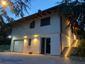 LaLo Holiday House - Image 1