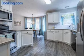 Spacious 3BR Home on Sprawling Serene Grounds - Image 4