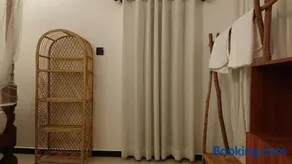 Rocky Bay - Private Room - Image 4