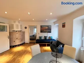 Ferienwohnung Elfriede - WLAN, 2 Bäder, Küche, Freisitz, 2 Parkplätze, im Ortskern - Image 2