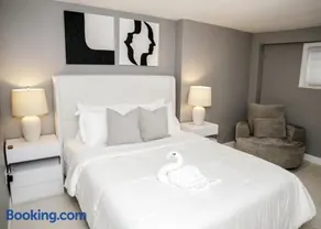 2BR Traveler's Favorite • Modern and Clean - Image 5