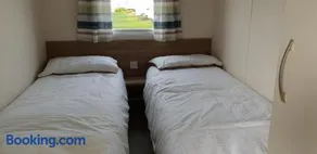 Gold Plus Caravan - Image 4