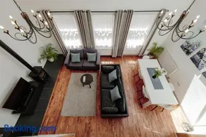 The Old Coach House, Luxury Harbourside Apartment - Image 2