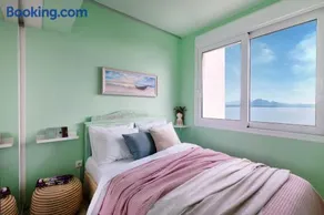Lydia's Luxury Apartment - Image 3