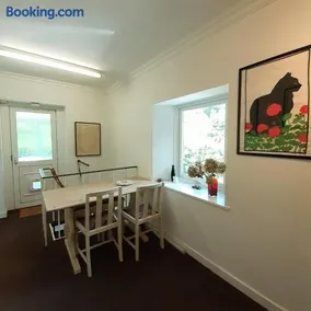 Peaceful and Stunning Waterside Location - Image 2