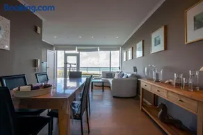 Panoramic & Modern apartment with sea view - Image 3